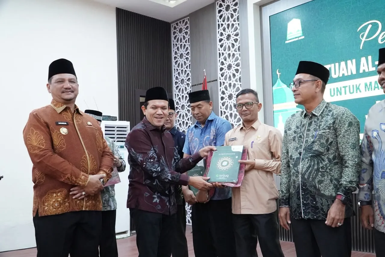 Wagub Aceh Salurkan 50 Ribu Mushaf Al-Qur’an