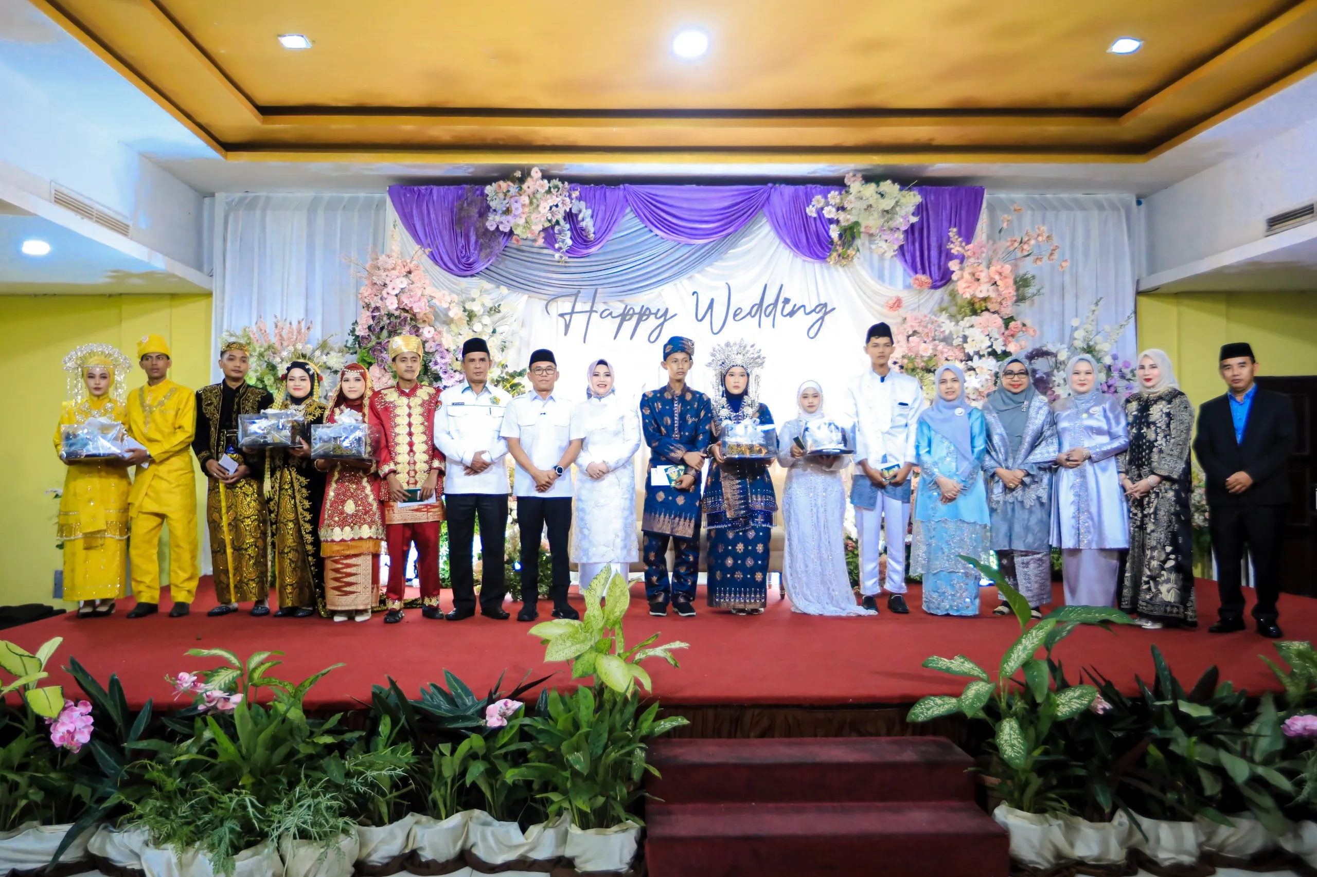 Wakil Wali Kota Medan Apresiasi 23 Pasangan Nikah Massal di Milad ke-25 Pengajian An-Nisa