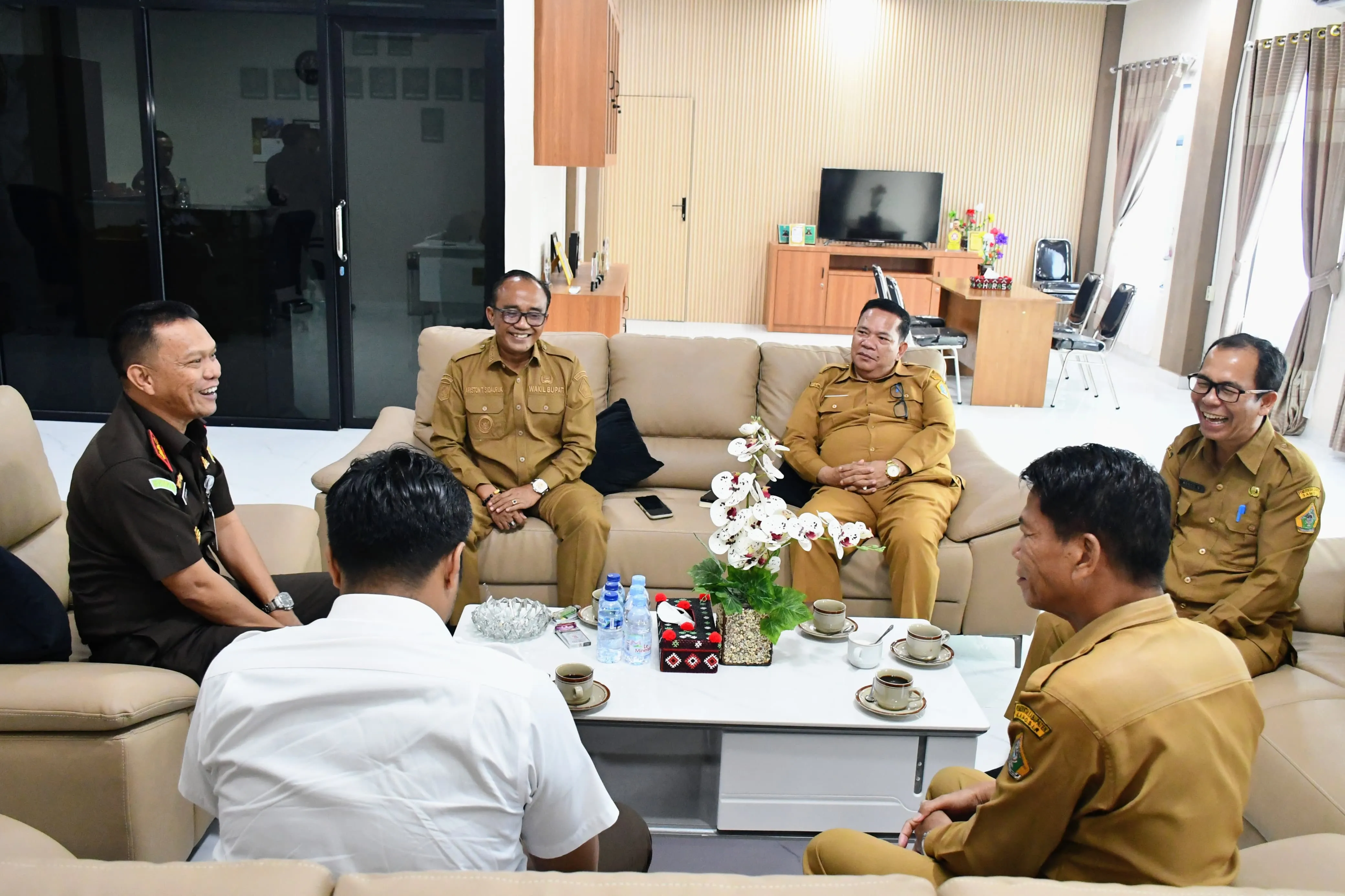 Wabup Samosir Temui Kajari, Bahas Pendampingan Hukum Proyek Strategis Daerah