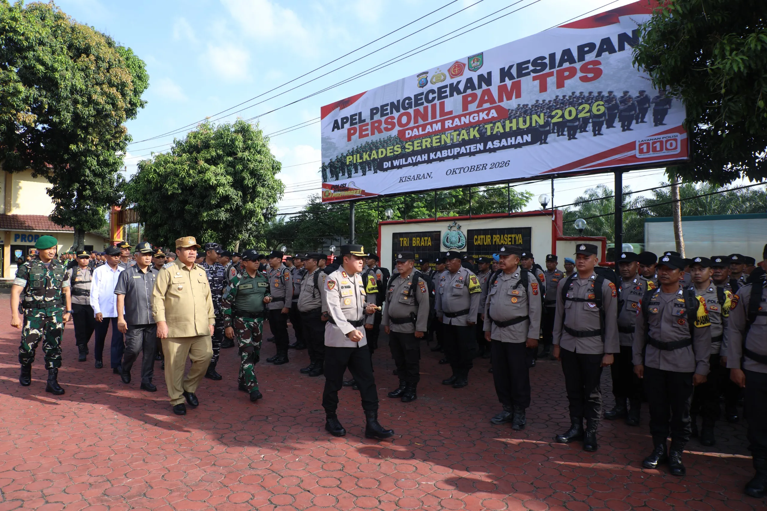 Bupati Asahan Distribusikan Logistik Pilkades Serentak 2026