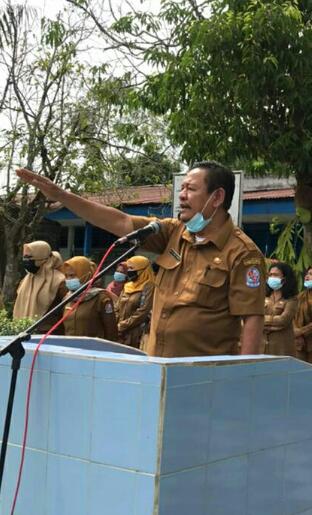 Kepala Sekolah SMP Negeri 1 Galang Kab.Deli Serdang Sumut Drs. H. Asril Saman     