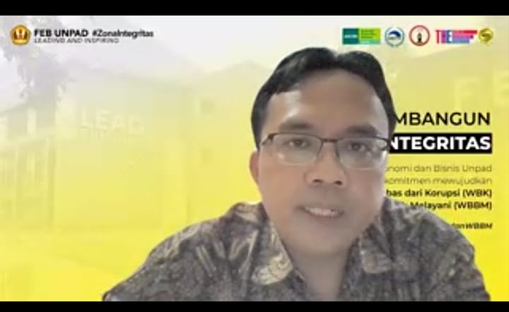 Maman Setiawan, Guru Besar Universitas Padjajaran sekaligus Ketua Tim Indeks Persaingan Usaha 2021, pada pertemuan dengan media secara virtual di Jakarta Selasa (23/11). beritasore/laswie wakid