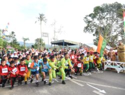 HUT RI Ke-77, Bupati Tapsel Lepas Ratusan Peserta Lomba Lari 3 K