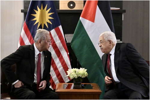 Teks Foto : Perdana Menteri Malaysia Ismail Sabri Yaakob (kiri) melakukan pertemuan dengan Presiden Palestina Mahmoud Abbas (kanan) di sela-sela Sidang Majelis Umum PBB ke-77 di New York, Amerika Serikat, Jumat (23/9/2022) waktu setempat. (ant)