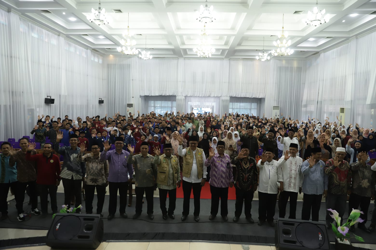 Sejumlah siswa madrasah mengikuti ajang Kompetisi Sains Madrasah (KSM) Tingkat Provinsi Aceh Tahun 2023, di Asrama Haji Banda Aceh, Jumat (04/08/23). (Foto: T.Mansursyah)
