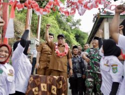 Kado Istimewa HUT Ke-78 RI Untuk Warga Desa Sopobatu