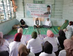 Tuan Guru Ganjar Ajarkan Salat Rawatib Kepada Ibu-ibu Majelis Taklim di Tapsel