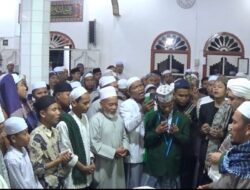 Habib Hayqal dan Ribuan Jemaah “Madina Bersholawat”