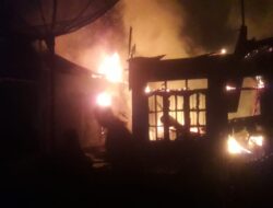 2 Rumah dan 2 Mobil Terbakar