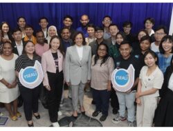 Wapres  AS Kamala Harris Bertemu dengan Pemimpin Muda Asia Tenggara di Jakarta