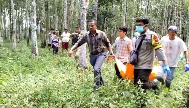 Warga temukan mayat tanpa identitas di kebun swit di desa Sangkilon, kecamatan Lubuk Barumun, kabupaten Padang Lawas, Rabu (25/10).