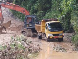 Jalinsum Muaramais Longsor,  Satu Truk Tertimbun