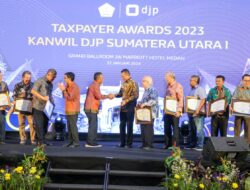 Ijeck Terima Penghargaan Taxpayer Awards Kanwil DJP Sumut