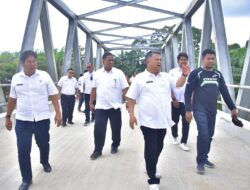 Pj Bupati Aceh Tamiang Tinjau Jembatan Penghubung