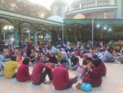 Tarawih Pertama Jamaah Padati Masjid Al-Musannif