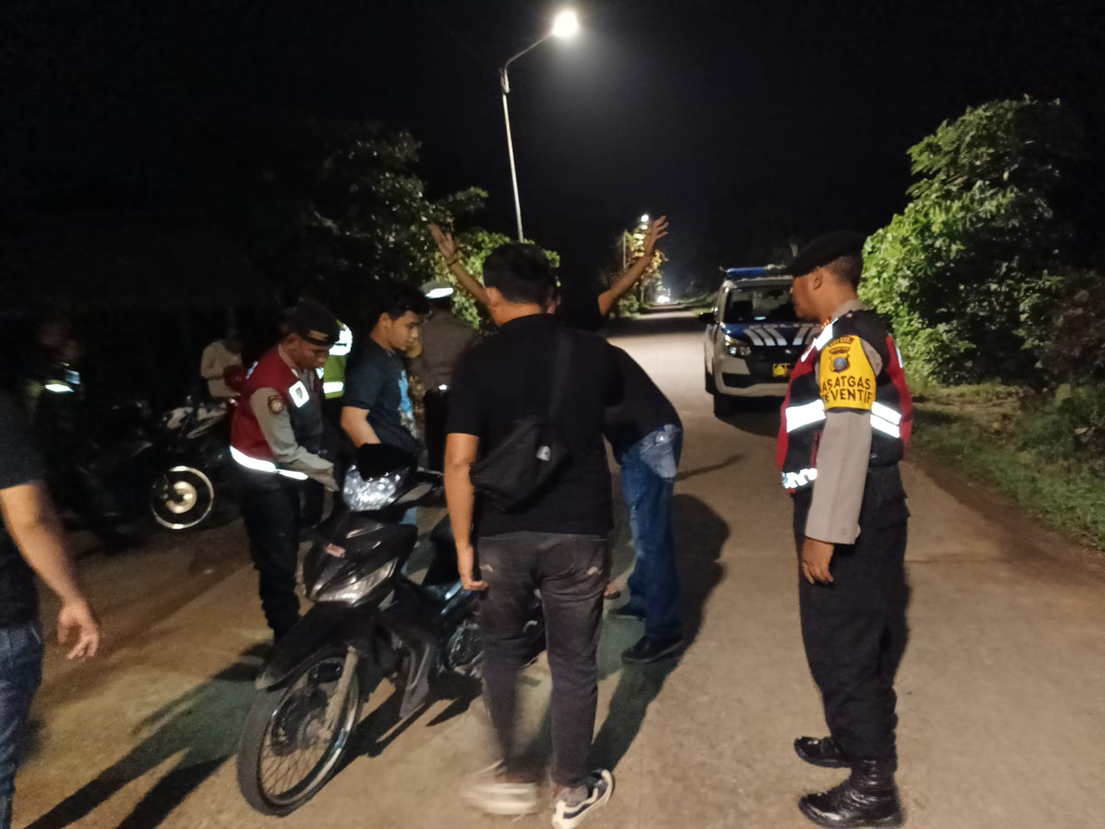 Teks fhoto Patroli Rutin Samapta Polres Batubara amankan 11 Unit Sepedmor kenelpot Blong Sabtu (30/3-2024) malam.beriitasore/alirsyah
