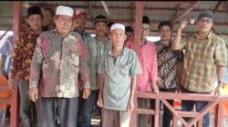 Keterangan foto: Tokoh masyarakat dan tokoh adat luat Hutanopan siap.mensukung pasangan Balon Bupati Padang Lawas, PMA-AFN.(Foto: Idaham Butar Butar)