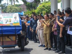 Wakil Wali Kota Medan Bersama Pj Gubsu Lepas 550 Becak Duta PON 2024