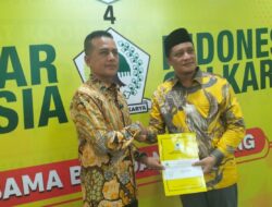 Ijeck Serahkan Rekom Partai Golkar Kepada Pasangan Balon Bupati Palas PMA-AFN