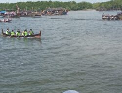 Dusun V Perlis Juara  Lomba Dayung Sampan HUT RI 