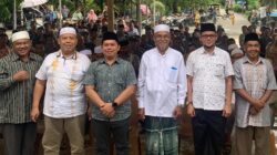 Keterangan foto: Ratusan warga hadiri acara silaturahim pasangan bakal calon Bupati dan Wakil Bupati Padang Lawas, Putra Mahkota -Achmad Fauzan di desa Hasahatan Julu, kecamatan Barumun Baru.(Ist)