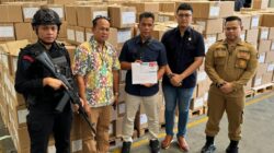 Pantau : Tampak Tim Komisi Independen Pemilihan (KIP) dan Panwaslih, Polres, Kesbang Pol dan KPU RI tengah melakukan chek and richek proses percetakan Kertas suara Pemilukada Bupati dan Wakil Bupati di PT Mananan Jaya Cemerlang Kabupaten Klaten Prov Jawa Tengah Rabu (16/10). Berita Sore/Ist.