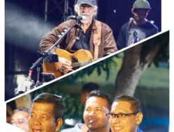 Pjs Wali Kota Matheos Tan Saksikan  Konser Iwan Fals Di Siantar