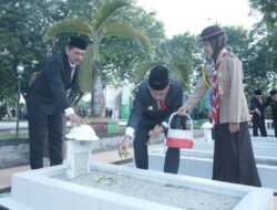 Pemkab Asahan Gelar Tabur Bunga Di Taman Makam Pahlawan