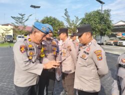 Polres Batubara Kasie Propam Cek Hp Personil