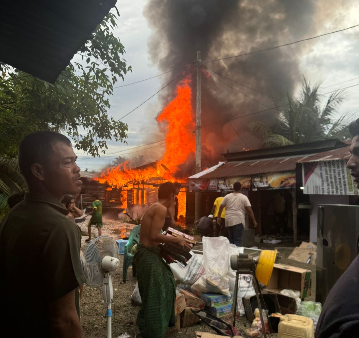 Dua unit rumah di desa Hutaraja Tinggi, kecamatan Hutaraja Tinggi, kabupaten Padang Lawas ludes terbakar. (Ist)