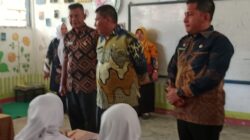 Bupati Asahan Berikan Makan Gratis Kepada 163 Siswa SDN 017961 Pulau Rakyat Tua