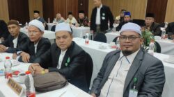 Keterangan foto: Ketua MUI Padang Lawas, Dr (C), H. Ismail Nasution, Lc, MTH bersama sekretaris dan bendahara.(Ist)