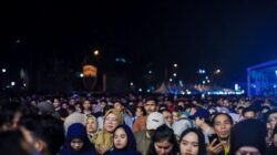 Suasana Malam Tahun Baru, Belasan Ribu Warga Medan Saksikan Pesta Kembang Api 